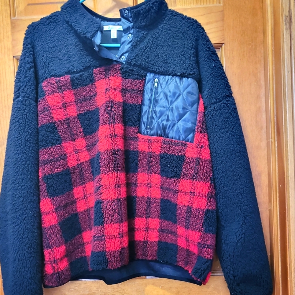 Red black fleece Pull over super soft new